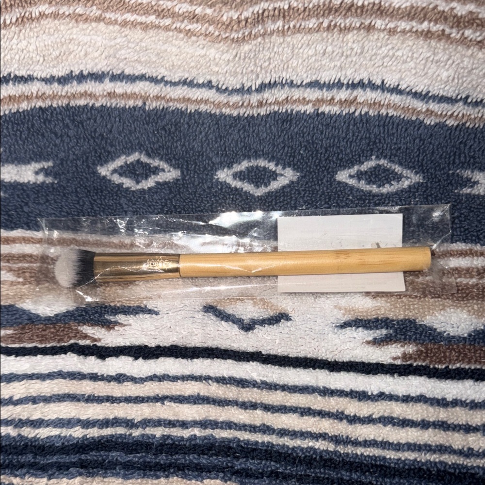 Tarte Bamboo Makeup Brush with White Bristles